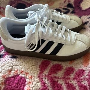 Adidas Grand Court in size 9 women’s